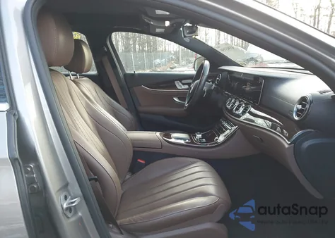 2021 Mercedes-Benz E 450 4Matic z USA, uszkodzony, nr VIN W1KZF5KB2MB001362